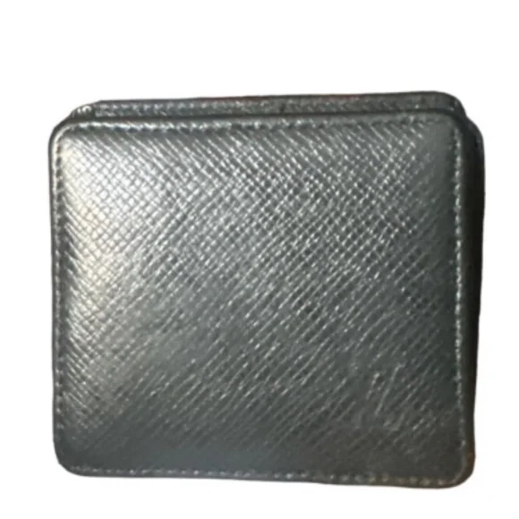Louis Vuitton Taiga Leather Coin Case Black - Picture 1 of 9
